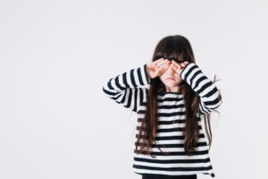 Ξένα σώματα στη μύτη τα αυτιά και τα μάτια του παιδιού